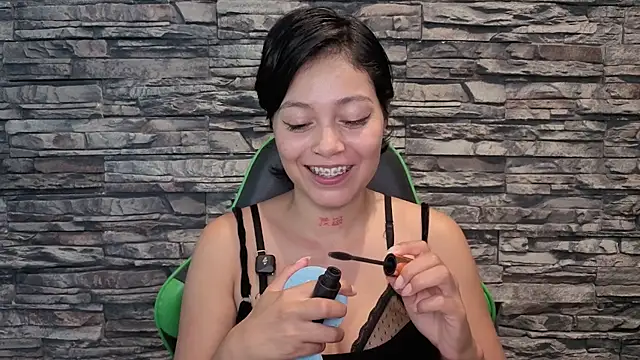 Snapshot of Qadeshoficial chatting on 13, 6, 2026 Qadeshoficial online show from 13, 6, 2026