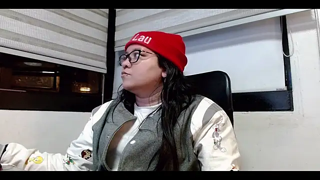 Xander Taylor  online show from 25, 10, 2025