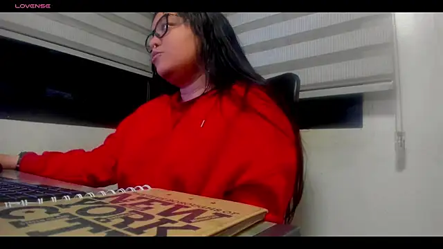 Xander Taylor  online show from 30, 11, 2025