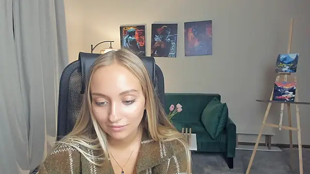 Snapshot of MikeDreese chatting on 6, 10, 2025 MikeDreese online show from 6, 10, 2025