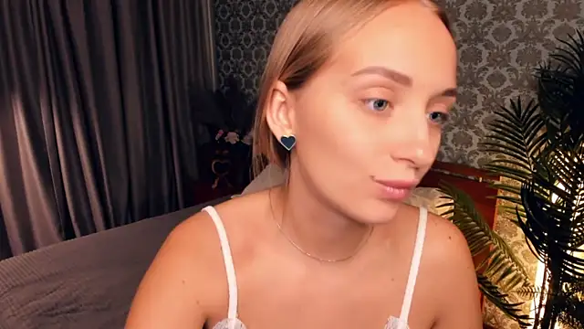 Snapshot of MikeDreese chatting on 9, 11, 2025 MikeDreese online show from 9, 11, 2025