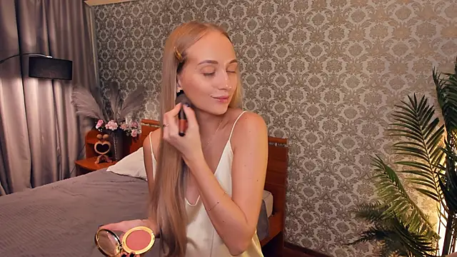 Snapshot of MikeDreese chatting on 11, 11, 2025 MikeDreese online show from 11, 11, 2025