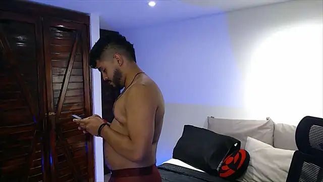 Snapshot of kevyn_Stone chatting on 9, 10, 2025 kevyn Stone online show from 9, 10, 2025