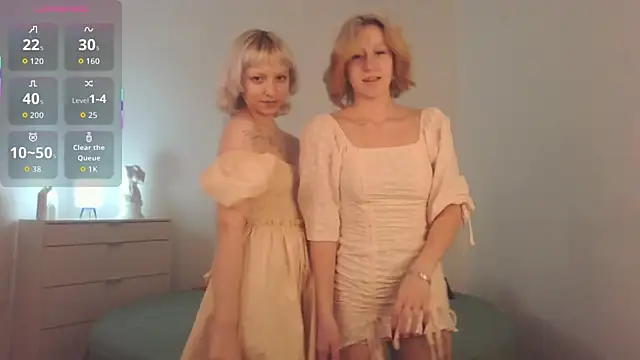 Snapshot of LollyMi chatting on 17, 10, 2025 LollyMi online show from 17, 10, 2025