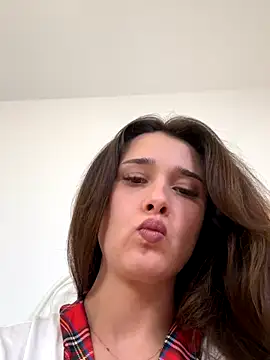 Snapshot of MayaVonDe chatting on 4, 11, 2025 MayaVonDe online show from 4, 11, 2025