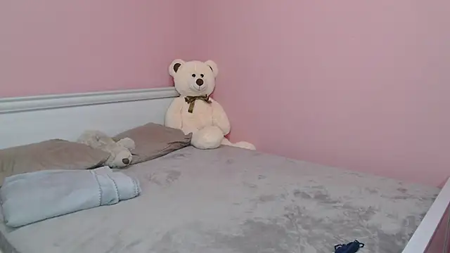  alexandra ray  online show from 11, 11, 2025