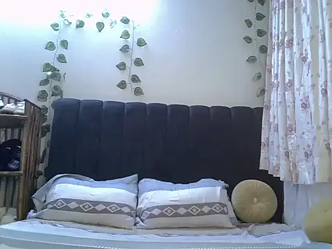 Snapshot of Midnight-tease chatting on 28, 10, 2025 Midnight-tease online show from 28, 10, 2025