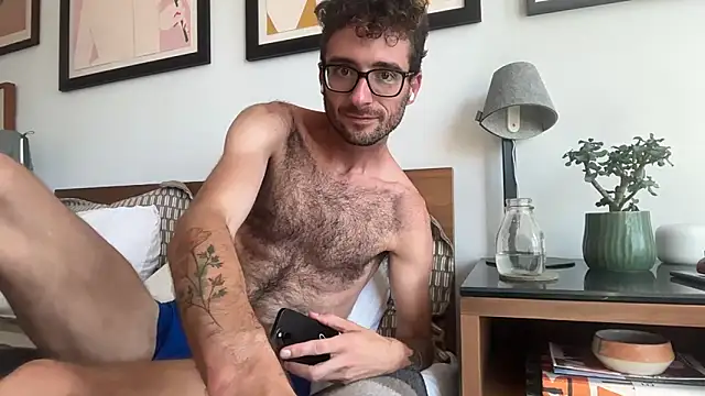 boltthepup online show from 5, 10, 2025