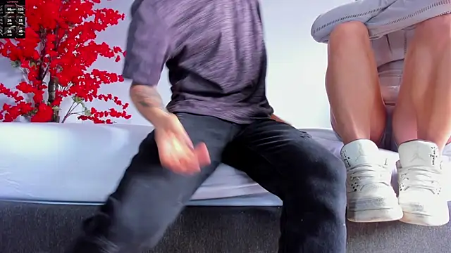 Snapshot of 2_fire chatting on 4, 11, 2025 2 fire online show from 4, 11, 2025