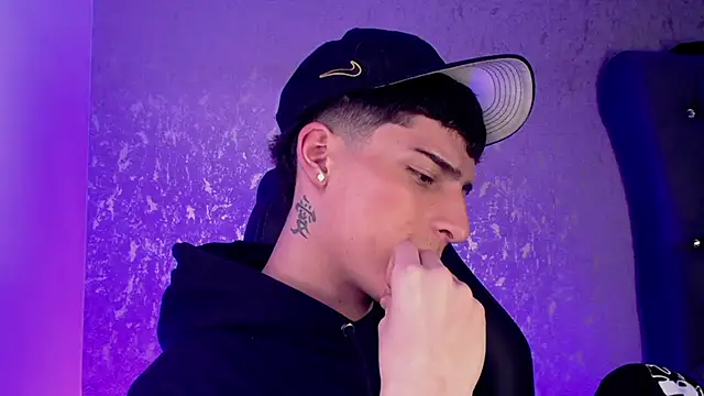 MateoMitchell online show from 21, 11, 2025