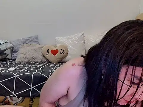 Snapshot of KissHott chatting on 2, 5, 2026 KissHott online show from 2, 5, 2026