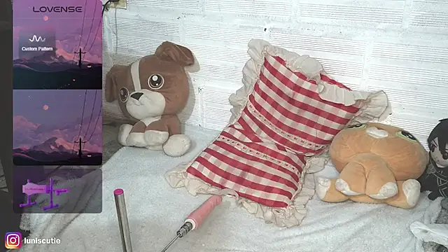 Snapshot of lunacutie chatting on 21, 10, 2025 lunacutie online show from 21, 10, 2025