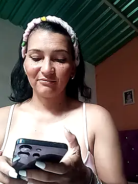 Snapshot of fanny_soto chatting on 8, 10, 2025 fanny soto online show from 8, 10, 2025
