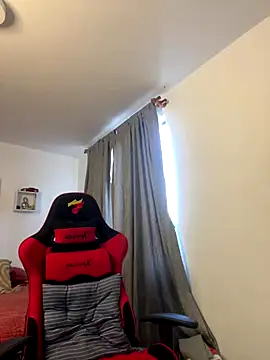 Ezzio Scolaro online show from 2, 12, 2025