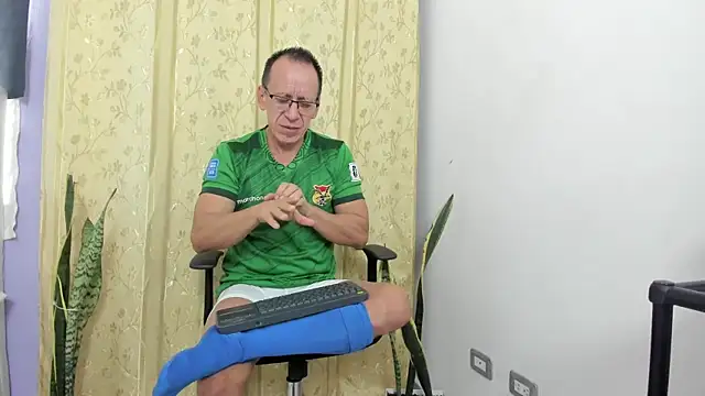 Snapshot of _axelking_ chatting on 28, 4, 2026 axelking online show from 28, 4, 2026