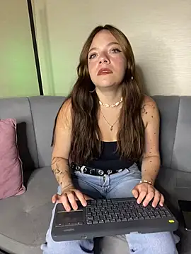 Emmily pink online show from 8, 10, 2025