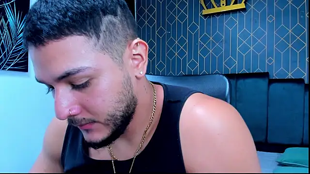 Snapshot of jasonshaw25 chatting on 5, 1, 2026 jasonshaw25 online show from 5, 1, 2026