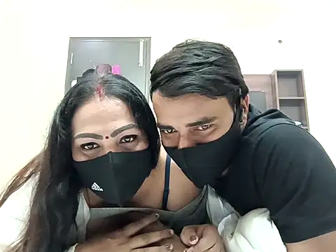 horny milf couple online show from 21, 11, 2025