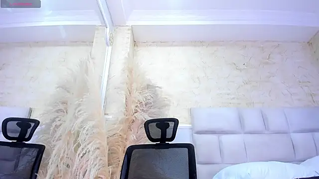 ScarletEvanss  online show from 8, 4, 2026