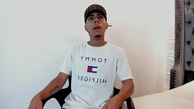 Snapshot of JACCOCK_4 chatting on 11, 11, 2025 JACCOCK 4 online show from 11, 11, 2025