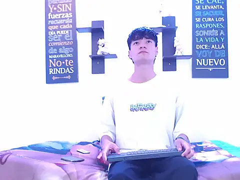 alex russo   online show from 12, 10, 2025