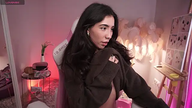 Snapshot of YokoKoko_ chatting on 2, 11, 2025 YokoKoko online show from 2, 11, 2025