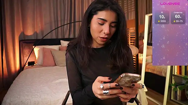 Snapshot of YokoKoko_ chatting on 11, 11, 2025 YokoKoko online show from 11, 11, 2025