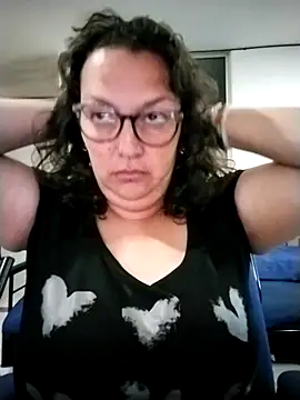 -saraqueen- online show from 21, 10, 2025