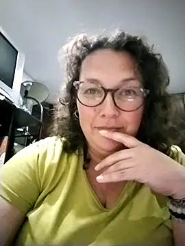 -saraqueen- online show from 9, 11, 2025