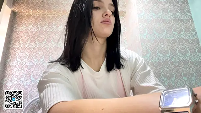 Snapshot of SorayaTrieger chatting on 17, 10, 2025 SorayaTrieger online show from 17, 10, 2025