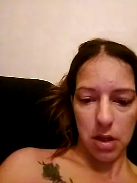 Snapshot of bouilleee chatting on 12, 10, 2025 bouilleee online show from 12, 10, 2025