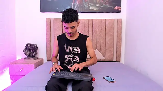 Timothe Evans online show from 25, 10, 2025