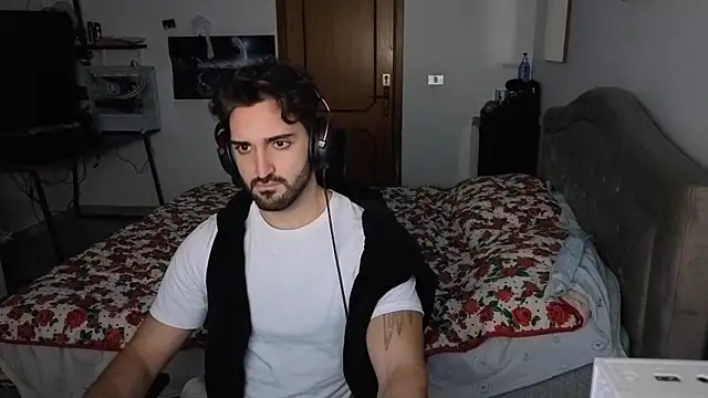 Snapshot of Al3xox02 chatting on 12, 1, 2026 Al3xox02 online show from 12, 1, 2026