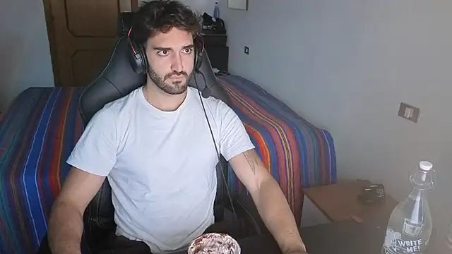 Al3xox02 online show from 13, 4, 2026