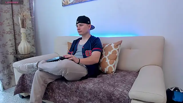 Leoo Miller online show from 10, 10, 2025