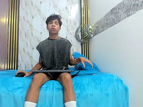 sexyboys cutex18 online show from 18, 5, 2026