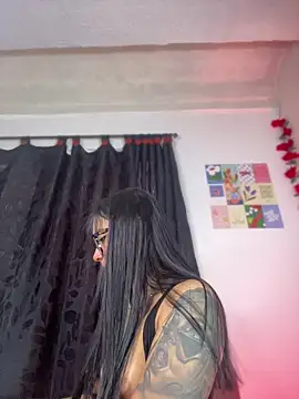 AlannaDollx online show from 19, 4, 2026