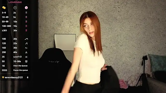 Snapshot of kitti_sweett chatting on 15, 11, 2025 kitti sweett online show from 15, 11, 2025