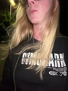 Snapshot of LinaLeana chatting on 7, 7, 2026 LinaLeana online show from 7, 7, 2026