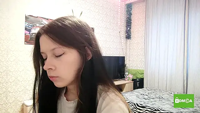 Snapshot of babylilcute chatting on 17, 10, 2025 babylilcute online show from 17, 10, 2025