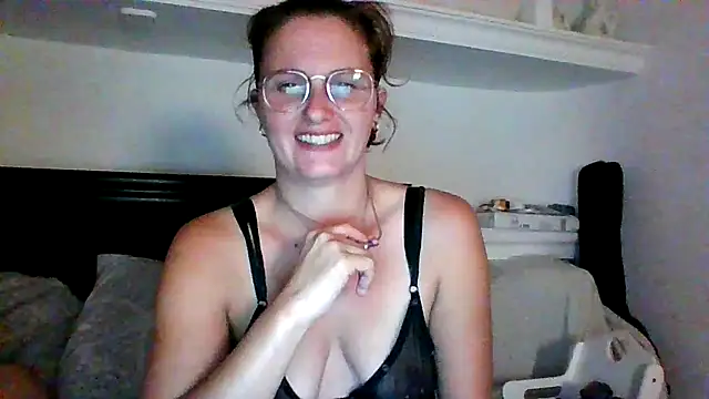 Snapshot of xcrazzycat chatting on 20, 10, 2025 xcrazzycat online show from 20, 10, 2025