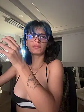 Snapshot of sukulaurens chatting on 19, 5, 2026 sukulaurens online show from 19, 5, 2026