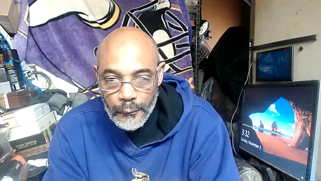 Snapshot of A_CIGAR_MAN chatting on 2, 11, 2025 A CIGAR MAN online show from 2, 11, 2025