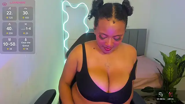 THIANA TAY online show from 26, 10, 2025