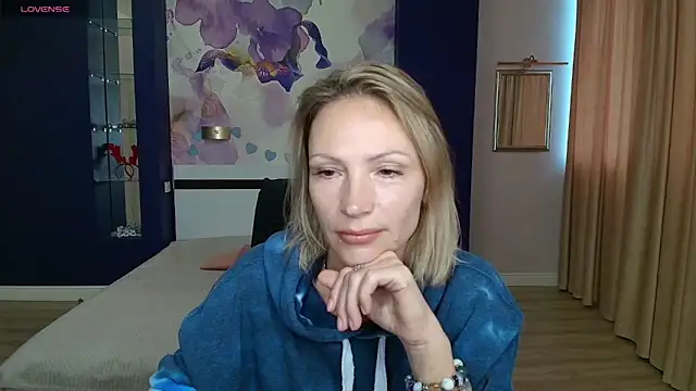 AlinaMoor online show from 7, 10, 2025