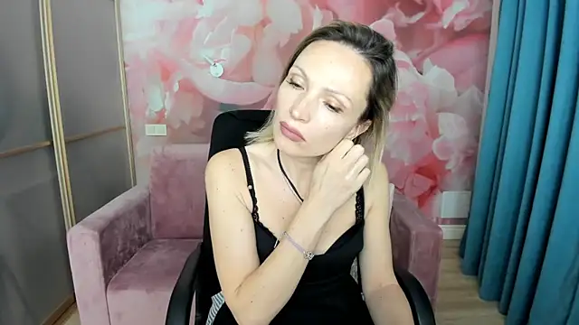 AlinaMoor online show from 4, 4, 2026