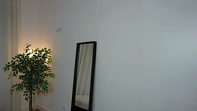 Locac0c0 online show from 9, 10, 2025