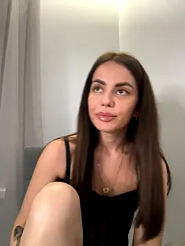 Snapshot of Bella-Flower chatting on 30, 10, 2025 Bella-Flower online show from 30, 10, 2025