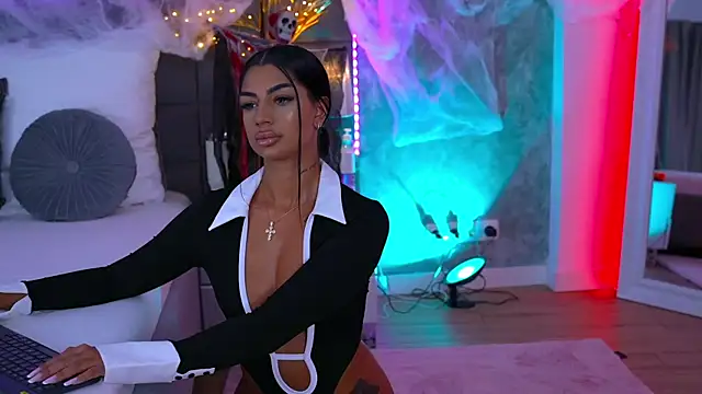 Snapshot of NatalieDelices chatting on 22, 10, 2025 NatalieDelices online show from 22, 10, 2025