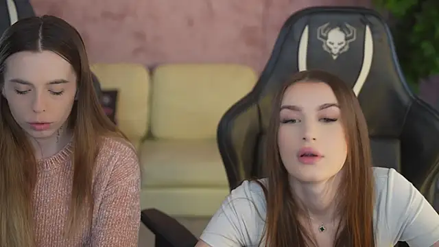 Snapshot of Jane_Love054 chatting on 15, 12, 2025 Jane Love054 online show from 15, 12, 2025